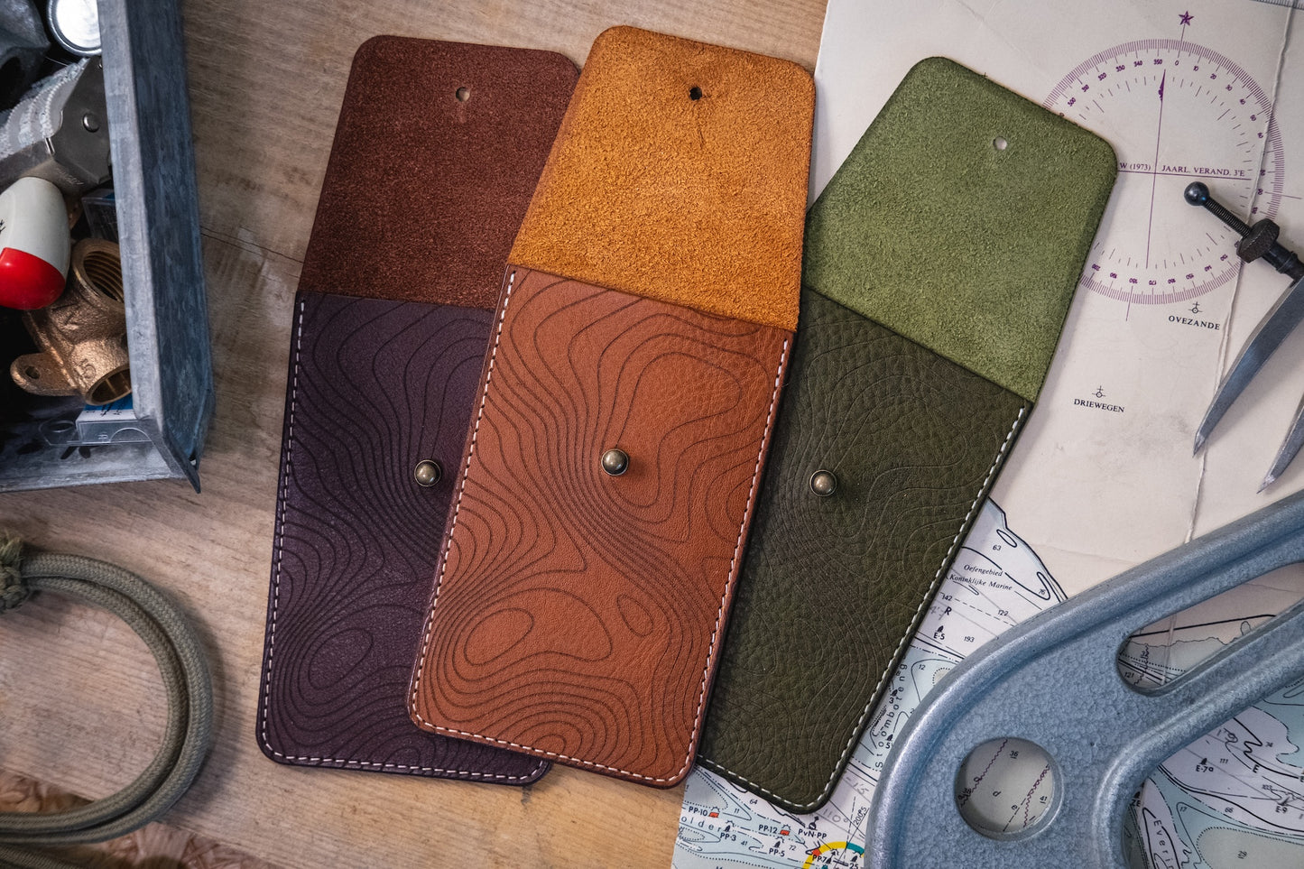 Pebbled veg-tan collection "Pathfinder"