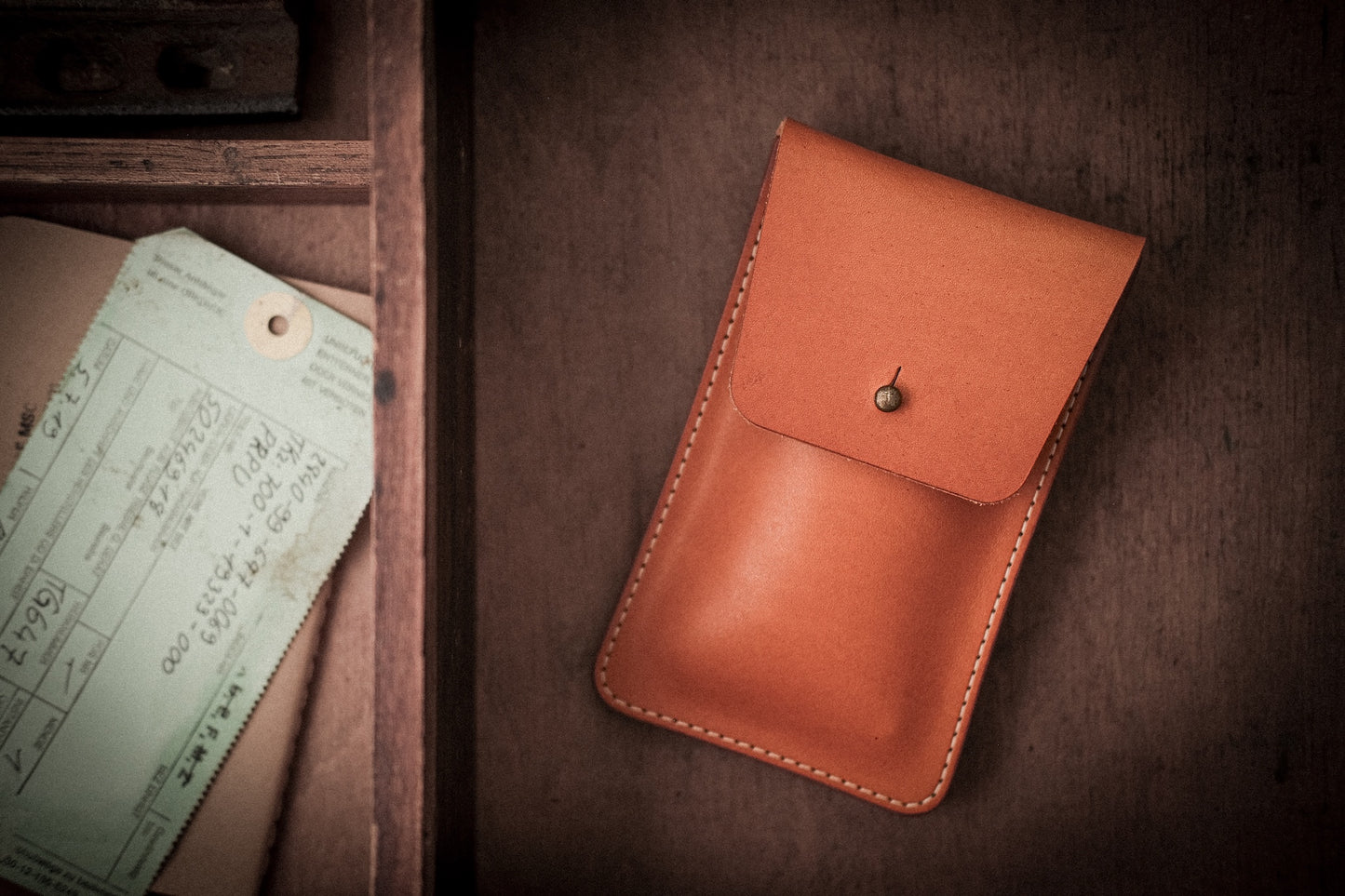 SAMPLE SALE "veg tan leatherpouch NATUREL!! - Stud