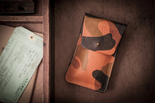 SAMPLE SALE "veg tan leatherpouch ORANGE CAMO - Stud