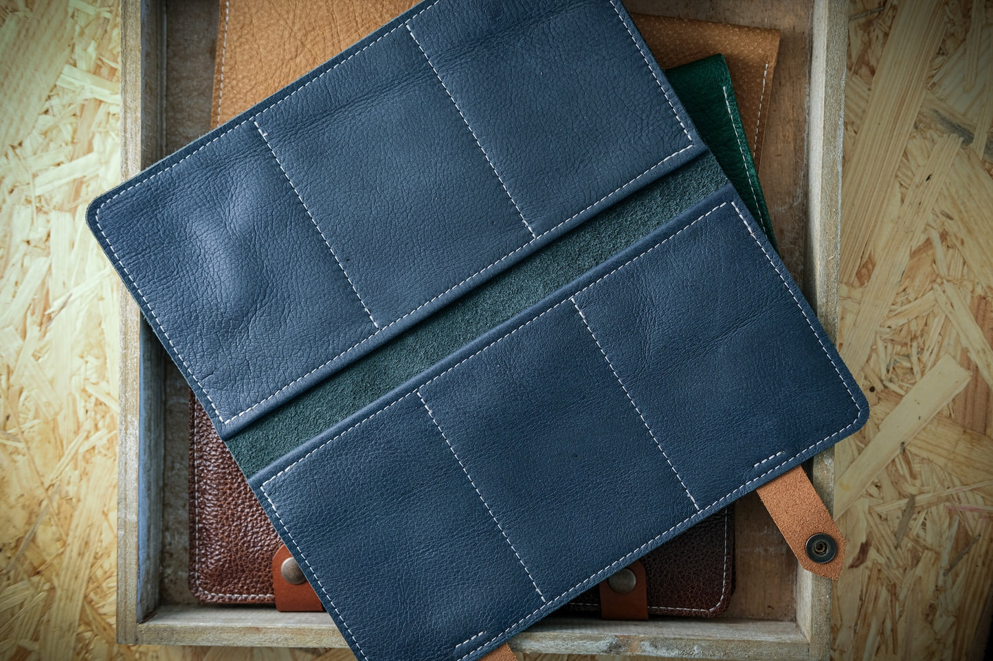 Bank-vault wallet "6 pockets" color; ocean blue