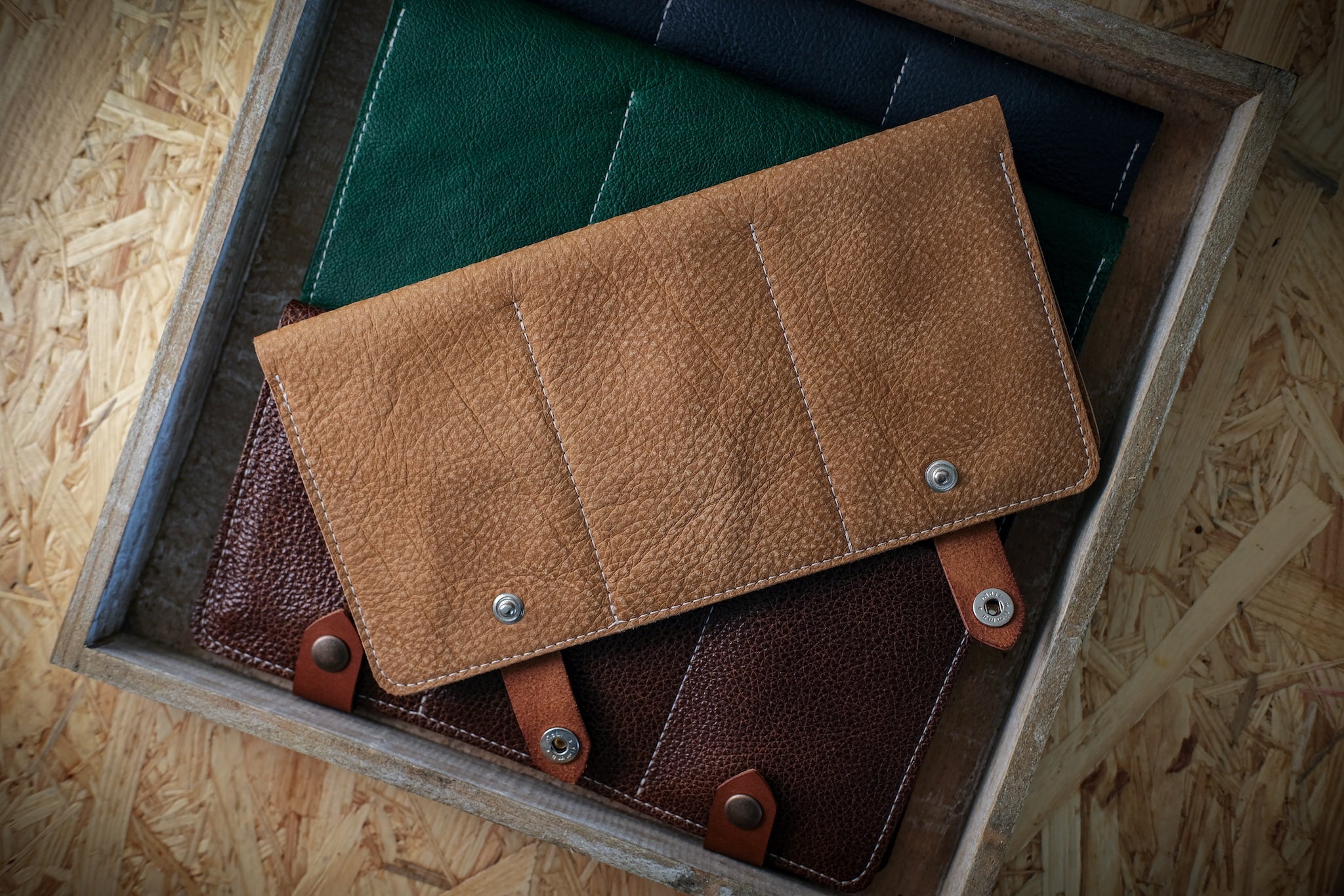 Bank-vault wallet "6 pockets" color; camel (brown)