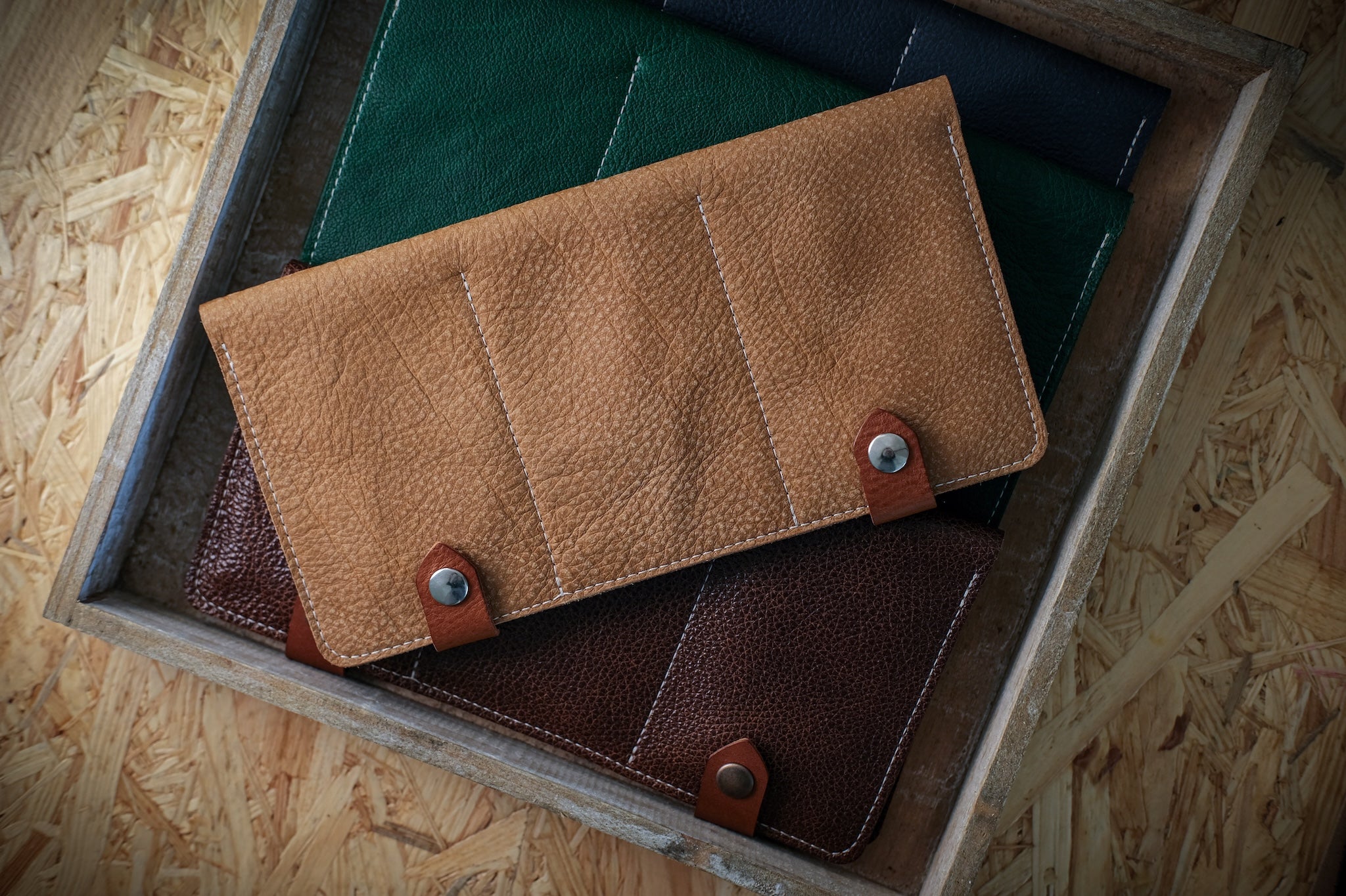 Bank-vault wallet "6 pockets" color; camel (brown)