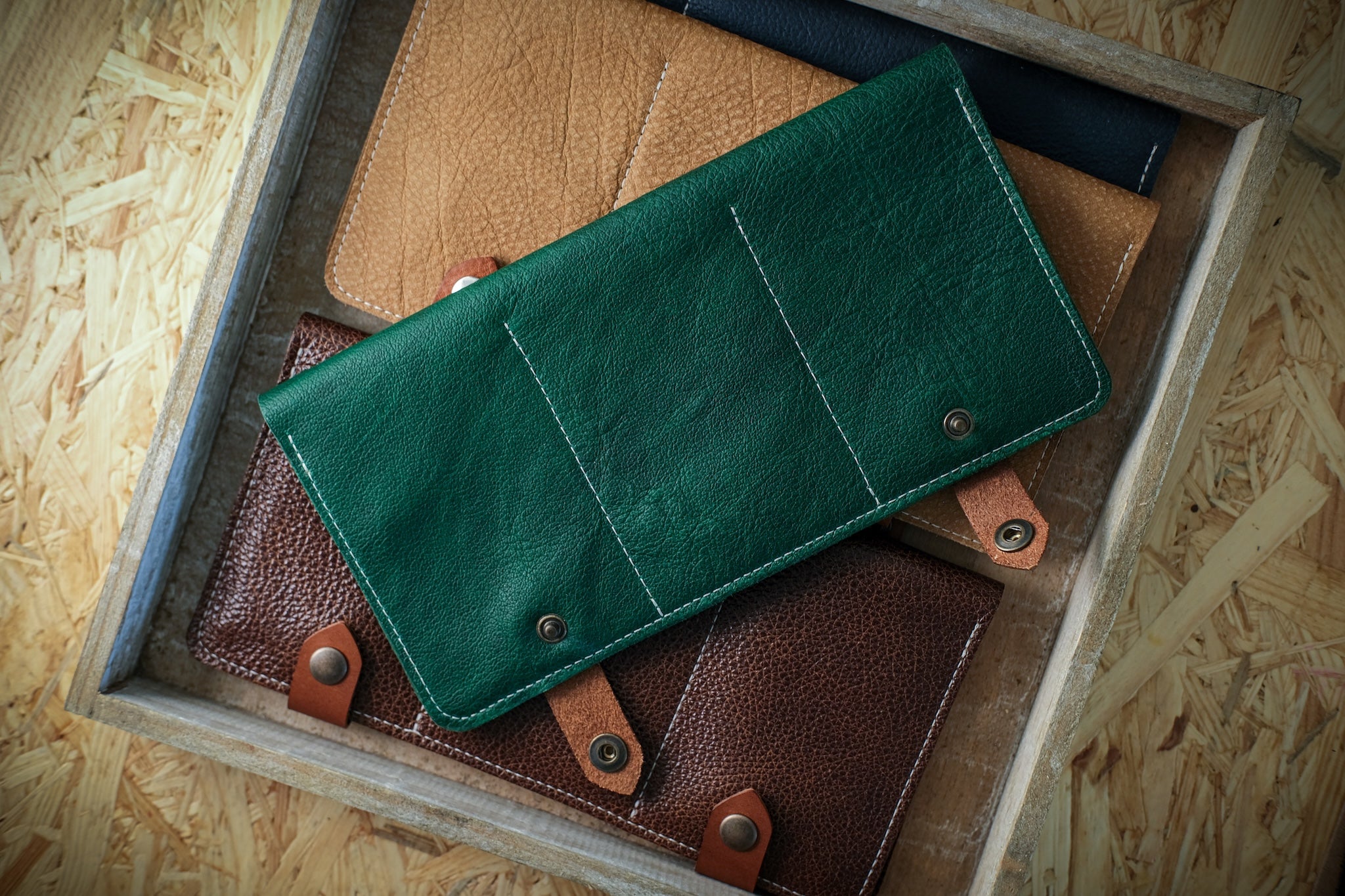 Bank-vault wallet "6 pockets" color; forest green