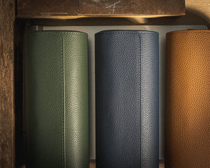 Full grain leather, oval 3 piece travelcase "Deep blue"